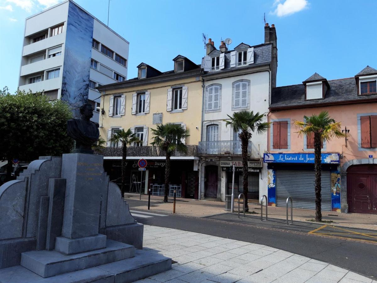 Appartement Hypercentre Tarbes - 2 Grandes Chambres Luaran gambar